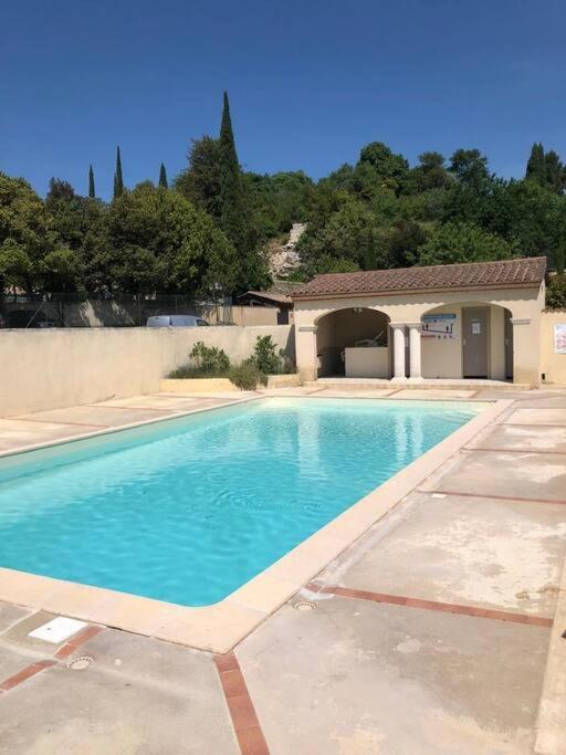 Апартаменты Le Provence Avec Piscine, Climatisation Et Parking Юзес Экстерьер фото